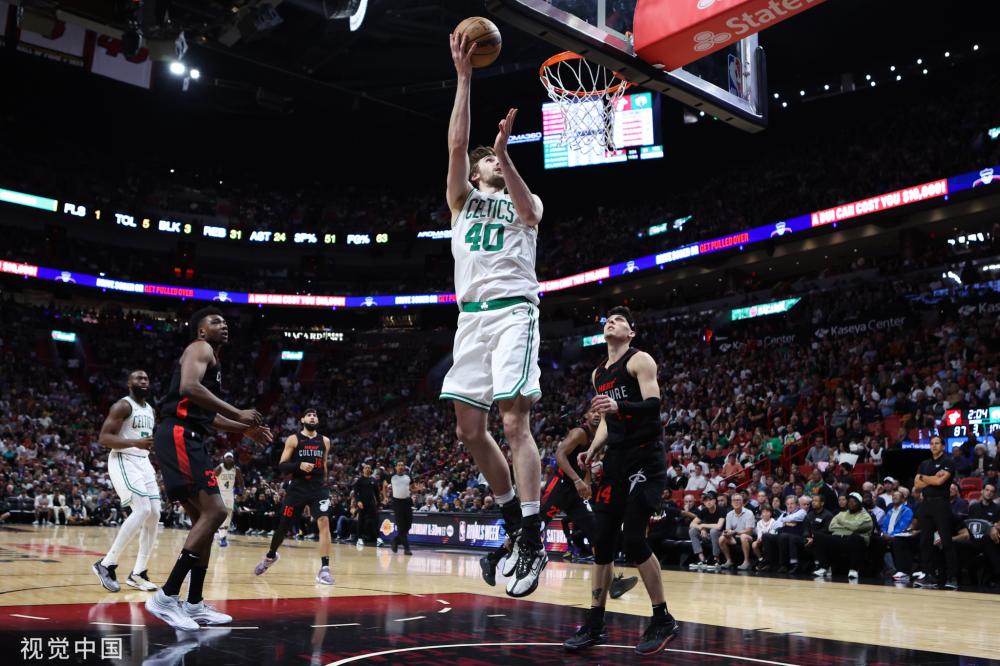 瑞典学校枪击案致11死15伤，震惊社会.