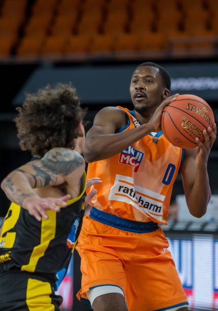 未因此气馁 未因此气馁