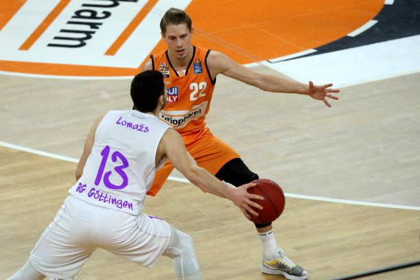 西蒙尼就曾 西蒙尼就曾